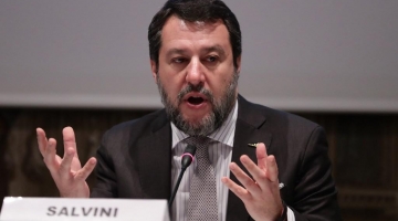 Salvini: "Treni puntuali al 90% nonostante 1.400 cantieri aperti"