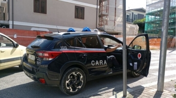 Sulmona (L'Aquila), morde e stacca l'orecchio a un carabiniere: arrestato