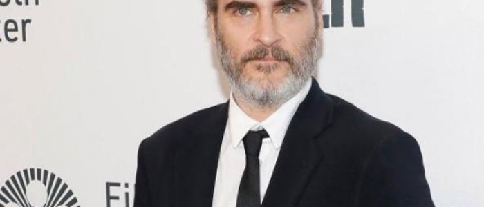 Joaquin Phoenix abbandona il set del film d'amore gay di Haynes: troupe e finanziatori da risarcire