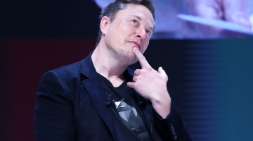 Russia, Musk: "Non ho regalato un Cybertruck Tesla a Kadyrov"