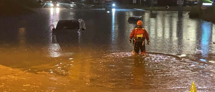 Maltempo, nubifragio sull'aeroporto di Malpensa: molti voli dirottati