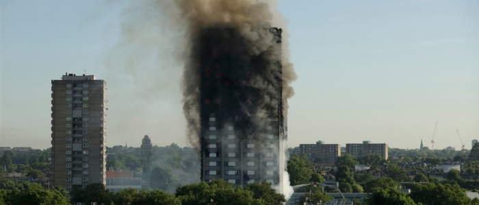 Londra, il rapporto sull'incendio della Grenfell Tower: "Disonestà e incompetenza"