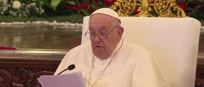 Papa Francesco in Indonesia: "Contrastare estremismo e intolleranza con dialogo interreligioso"