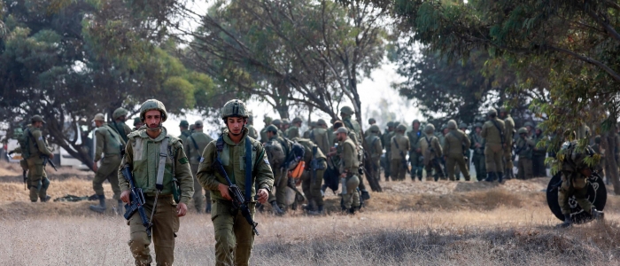 L'esercito israeliano: "Colpiti militanti di Hamas in una scuola a Gaza | Fonti palestinesi: "Nell'attacco morti tre civili"