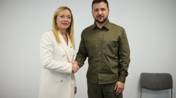 Meloni incontra Zelensky: ribadito il sostegno dell'Italia all'Ucraina | La replica: "Sono grato a Giorgia per il suo impegno"