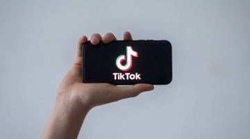 Tik Tok, cancellati diversi profili russi: "Influenzano le elezioni americane"