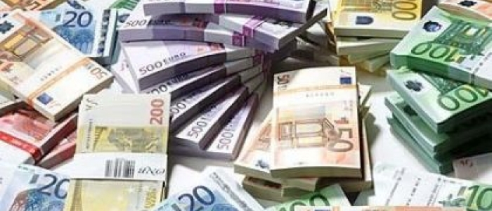 Bonus Natale, 100 euro in arrivo con la tredicesima ma non per le coppie di fatto