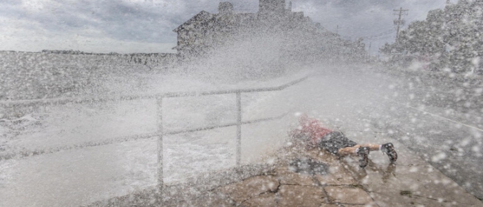 Usa, la tempesta tropicale Helene si abbatte sulla Florida: tre morti, un milione di case al buio