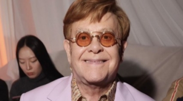 Elton John e i suoi acciacchi: "Non ho più prostata, anca, ginocchio... Non mi è rimasto molto, ma sono ancora qui"