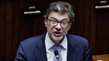 Giorgetti: chiedere sacrifici ai banchieri non è bestemmia, lo ridirei