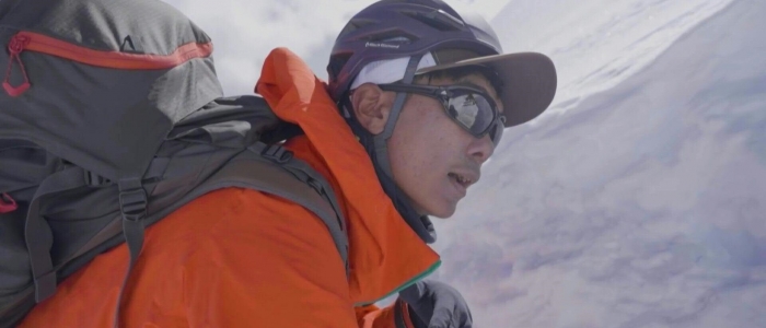 A 18 anni scala tutte le cime da 8.000 metri, il record dello sherpa nepalese