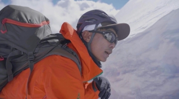 A 18 anni scala tutte le cime da 8.000 metri, il record dello sherpa nepalese