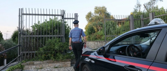 Roma, datore lavoro non paga stipendio e ferisce dipendente con una mannaia