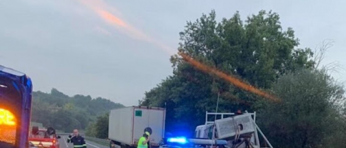 Scontro fra mezzi sulla A1 a Orvieto: due morti