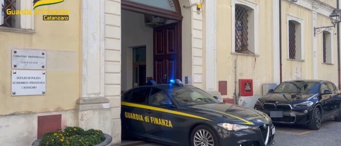 Catanzaro, dipendenti pagati 4 euro all'ora: arrestato imprenditore