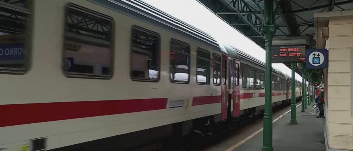 Genova, capotreno accoltellato durante il controllo dei biglietti | Sindacati: oggi sciopero delle Ferrovie di 8 ore