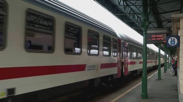 Genova, capotreno accoltellato durante il controllo dei biglietti | Sindacati: oggi sciopero delle Ferrovie di 8 ore