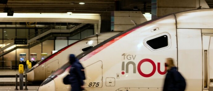 Francia, rissa a colpi di ascia su un treno vicino a Parigi: quattro feriti