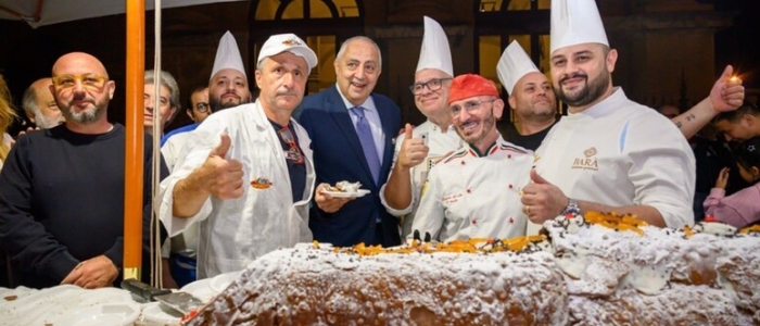 Cannolo da record a Palermo, è lungo 30 metri