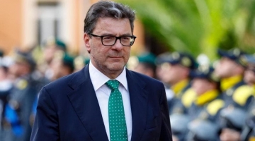 Richiesta Nato sul 2% del Pil, Giorgetti: "Obiettivo ambizioso, all'1,5% nel 2025"