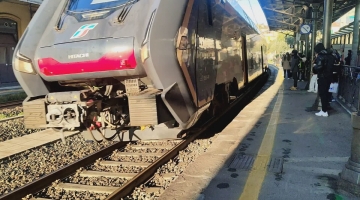 Arezzo, capotreno aggredito da un passeggero senza biglietto