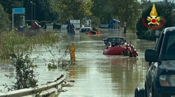 Maltempo, interventi dei vigili del fuoco da Nord a Sud | In Toscana evacuate 22 persone, allerta gialla per raffiche di vento in Molise