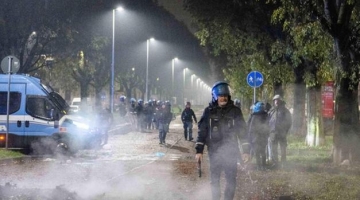 Morto dopo inseguimento a Milano, gli amici di Ramy: "Non crediamo ai carabinieri, chi ha devastato veniva da fuori"