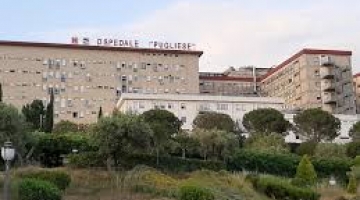 Catanzaro, una bimba di 7 anni cade dalla finestra in una casa protetta: la madre si suicida