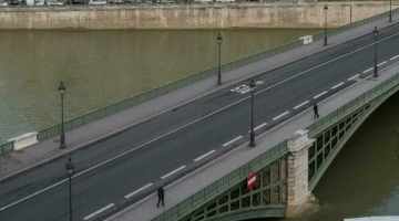 India, seguono il navigatore e precipitano con l'auto da un ponte incompiuto: 3 morti, percorso online rimosso