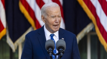 Media: "Biden chiede 24 miliardi per Kiev" | Musk: "Non va bene"