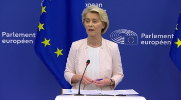 Il Parlamento Ue ha dato il via libera di misura alla Commissione von der Leyen "bis" | L'attacco di Musk: "È antidemocratica"