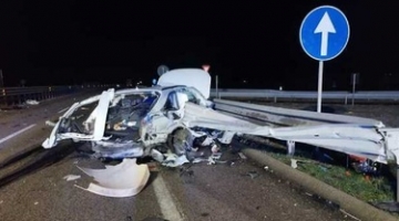 Francavilla Fontana (Brindisi), auto contro guardrail: morti due fidanzati 25enni