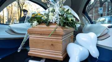 Lecce, rissa tra cognati dopo la morte della suocera: nessuno vuole pagare il funerale