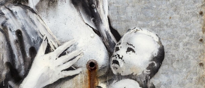 Banksy torna con una nuova opera, una Madonna con bambino: è dedicata a Gaza?
