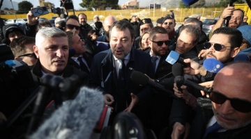 Open Arms, Salvini a Palermo: "Entro in aula orgoglioso" | Giudici in camera di consiglio, la sentenza non prima delle 18