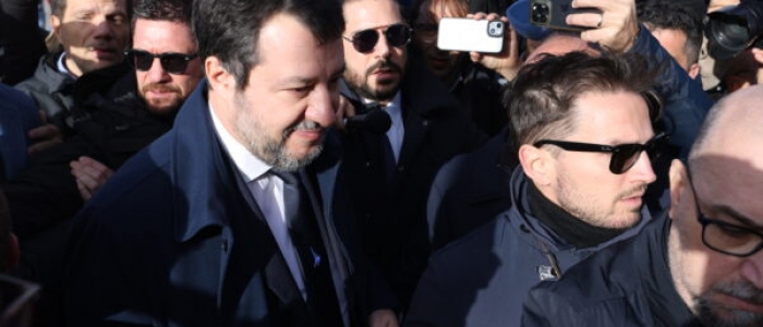 Salvini, è il giorno della sentenza Open Arms: cosa è successo e cosa rischia il ministro