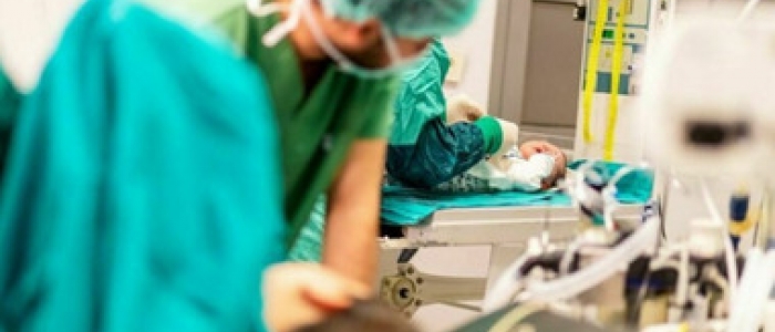 Brescia, neonata morta durante il parto: dieci medici indagati, uno si è tolto la vita