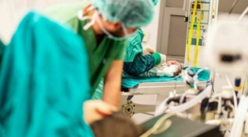 Brescia, neonata morta durante il parto: dieci medici indagati, uno si è tolto la vita
