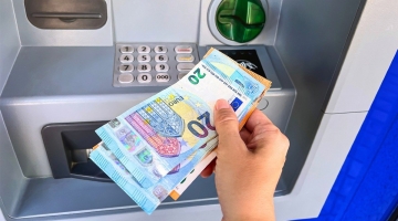 Bancomat, verso l'addio agli sportelli tradizionali: ecco come preleveremo i contanti