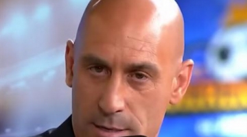 Niente carcere per Rubiales: l'ex presidente della Federazione Spagnola condannato a una multa per il bacio a Hermoso