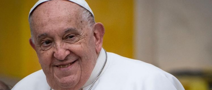 Niente nuove crisi respiratorie per Papa Francesco | Smentito l'arrivo a Roma della sorella di Bergoglio