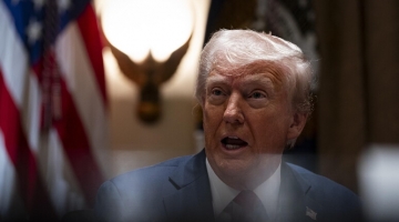 Trump: "Dal 4 marzo dazi del 25% contro Messico e Canada | Alla Cina una tassa del 10%"