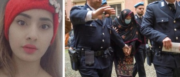 Saman Abbas, la mamma per la prima volta in aula: mascherina, velo e testa bassa