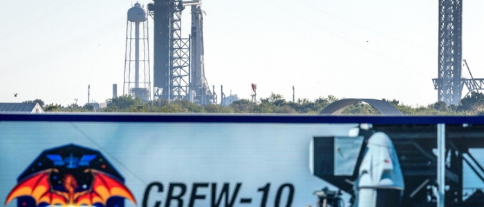 SpaceX rinvia la missione per recuperare gli astronauti sull'Iss