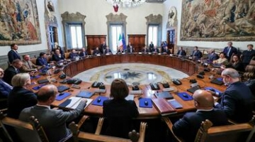 Migranti, ok del Cdm al decreto legge: gli irregolari in Italia potranno essere trasferiti nei Cpr in Albania | Medicina, via libera alla riforma: accesso libero e semestre filtro