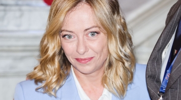 Giorgia Meloni: "infantile" l'idea che l'Italia debba scegliere tra Usa e Ue | "Su Bruxelles ha ragione Vance, si è un po' persa"