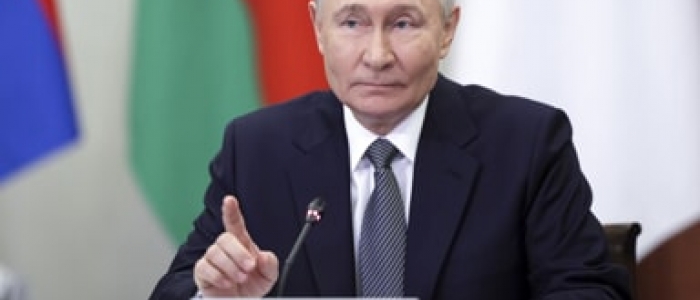Economist: "Zelensky pronto a elezioni già in estate se c'è il cessate fuoco" | Cremlino: "Putin aperto a nuovi contatti con Trump"