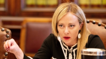 Usa: "Dazi in vigore subito dopo l'annuncio di Trump" | Meloni: "Se serve, immaginare risposte adeguate per difendere le nostre produzioni"