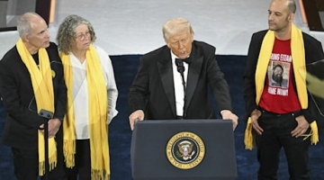 Da "tutti in fila per baciarmi il c..." alla pausa di 90 giorni per i dazi reciproci: Trump stupisce ancora