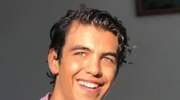 Morto a 30 anni Andrea Savorelli, attore de "Il paradiso delle signore"